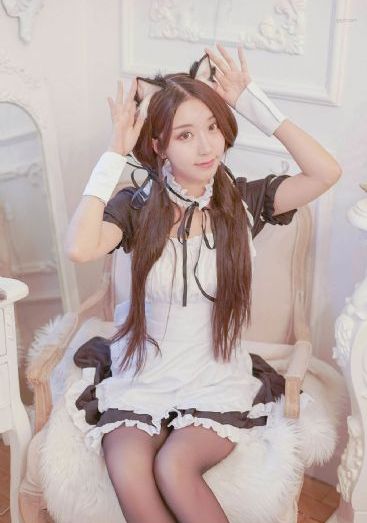 动漫八尺大人被吸乳视频