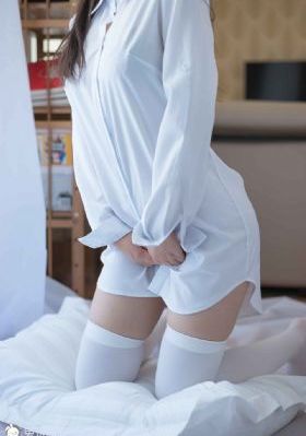 浴室里强摁做开腿呻吟的漫画图片