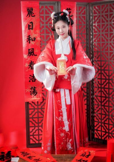 美女老板的贴身男保镖短剧