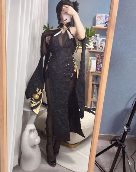 美女毛茸茸的阴户视频
