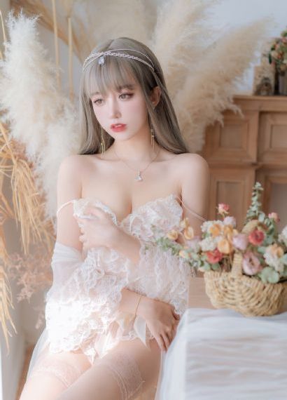 年轻的邻居的阿5