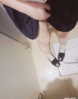 男生把美女狂出水视频